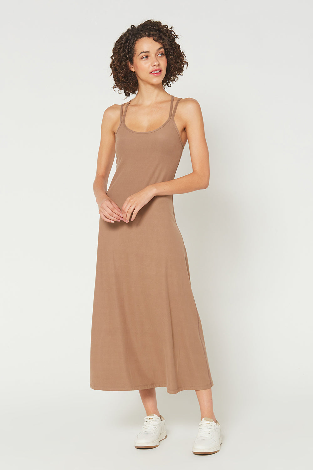 Vestido largo con tirantes cruzados Hecho en EE. UU.