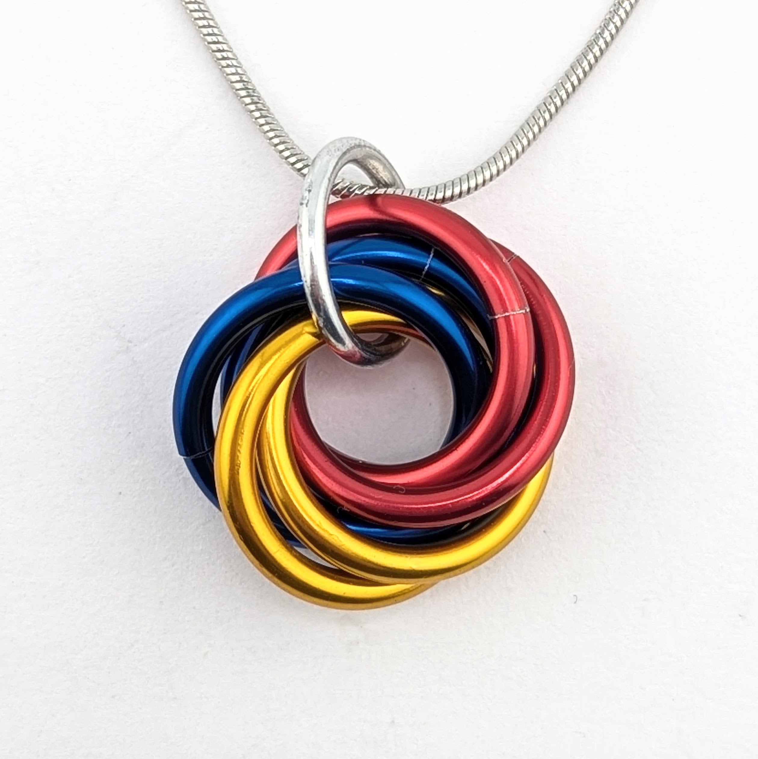 Möbii® Fidget Fashion Wear: Necklaces, Earrings, Keychains